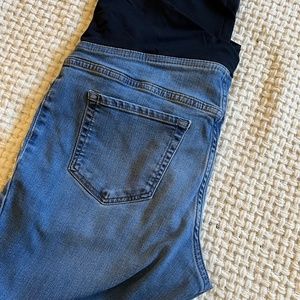 Maternity leggings with over the belly band